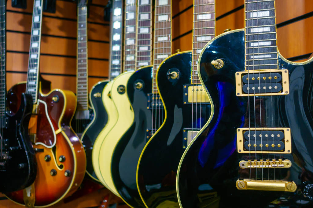 electric guitars for sale lincoln